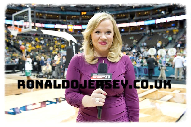 How Old Is Holly Rowe?